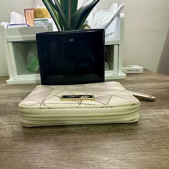 Women's Luv Betsey by Betsey Johnson Geometric Zip Wallet Gold Pink 4"x5" - Picture 3 of 16